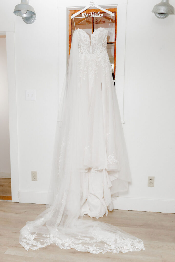 Kensey’s wedding gown