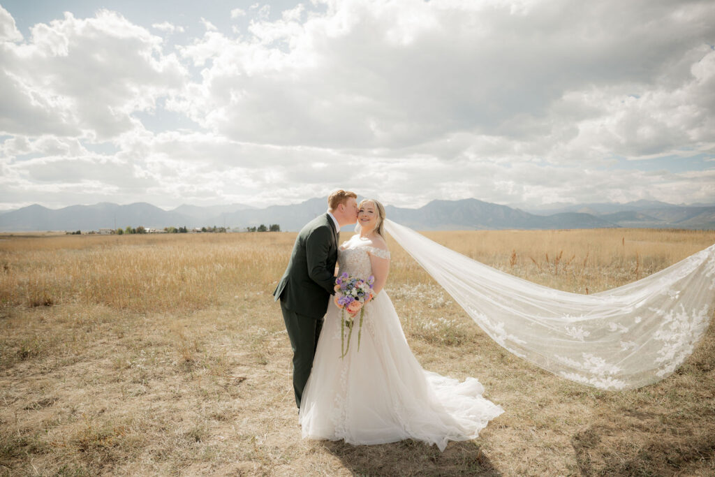 Ryan kissing Janelle